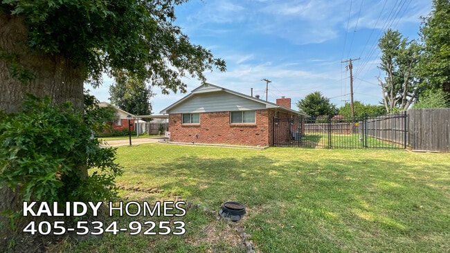 Photo - 702 Amity Ln