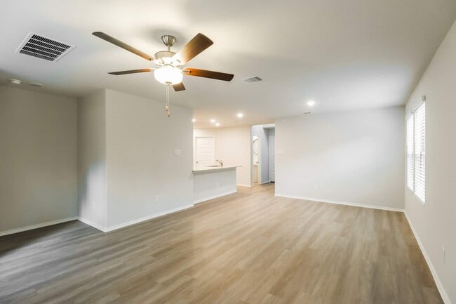 Photo - 24825 Scilla Wy