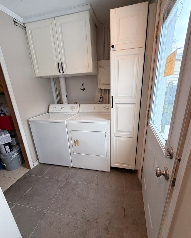 Laundry - 223 S May St