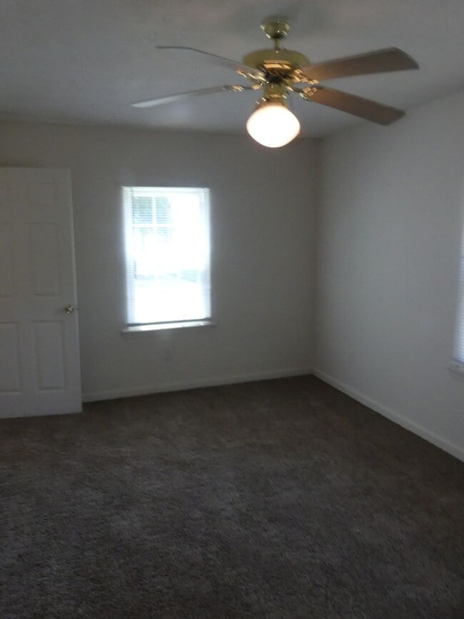 Photo - 1643 Briarfield Rd