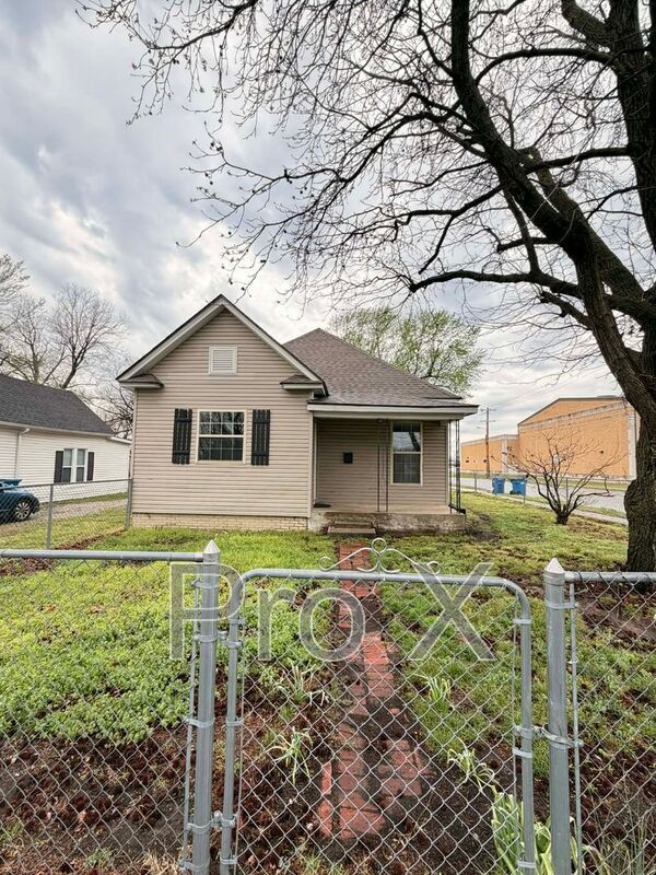 Building Photo - 202 S Gray