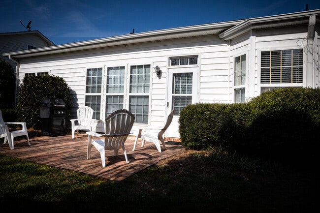 Photo - 2409 Old Towne Dr
