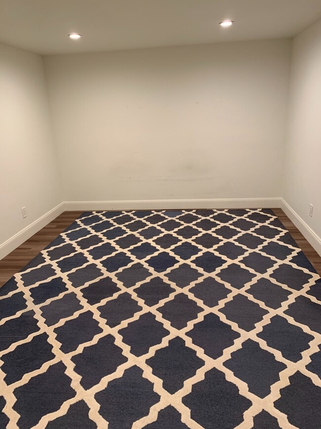 2511 N 180 W Unidad In-Law-Basement