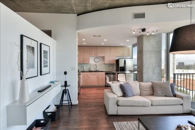 Photo - 5925 Almeda Rd Unidad 11607