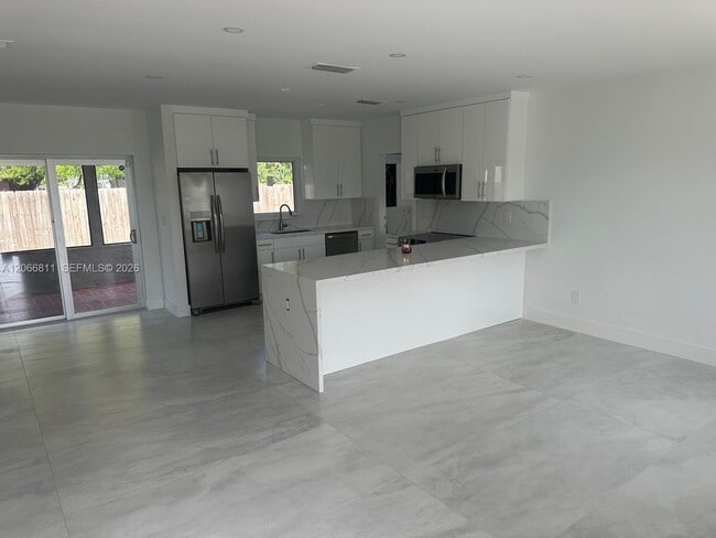 Photo - 771 NW 15th St