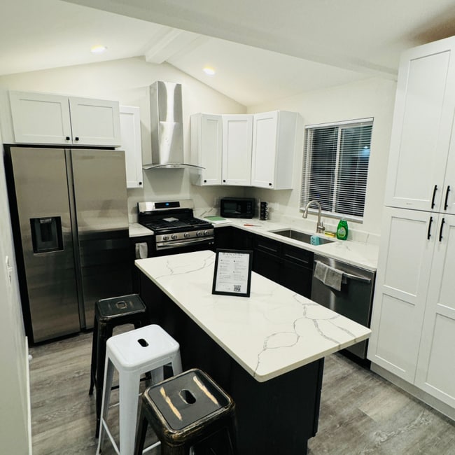 Photo - 7531 Birch St