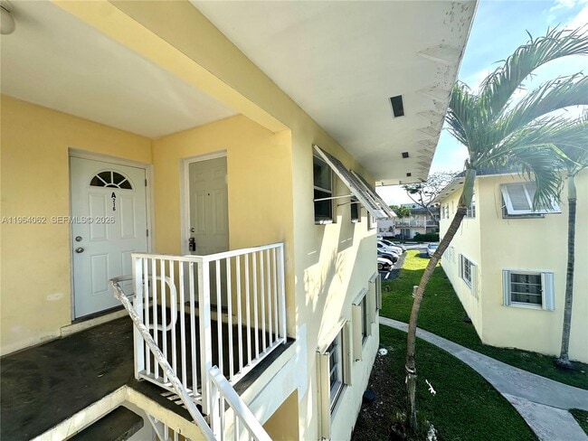 Building Photo - 7308 SW 82nd St Unit A216