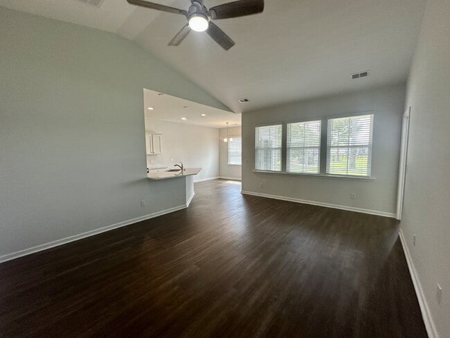 Photo - Three Bedroom Home with Large Loft in Heartstone Lakes!