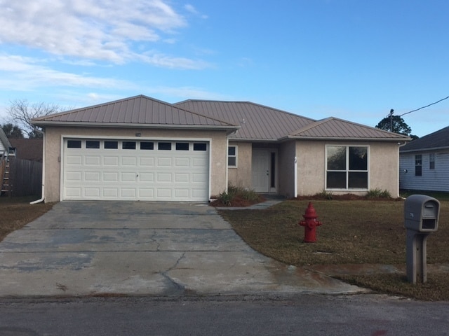 Building Photo - Spacious Home Convenient to Tyndall AFB, Shopping & More!