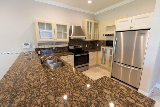 Photo - 210 SW 9th St