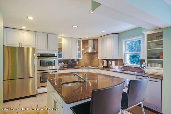 Photo - 45 Roslyn Ct House