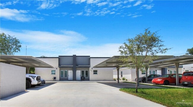 Building Photo - 810 Athol St Unit 3 Rental