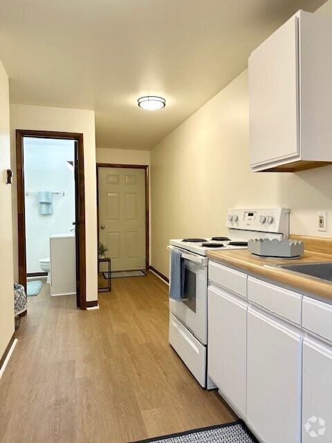 Building Photo - 54 Pine St Unit 1L Rental
