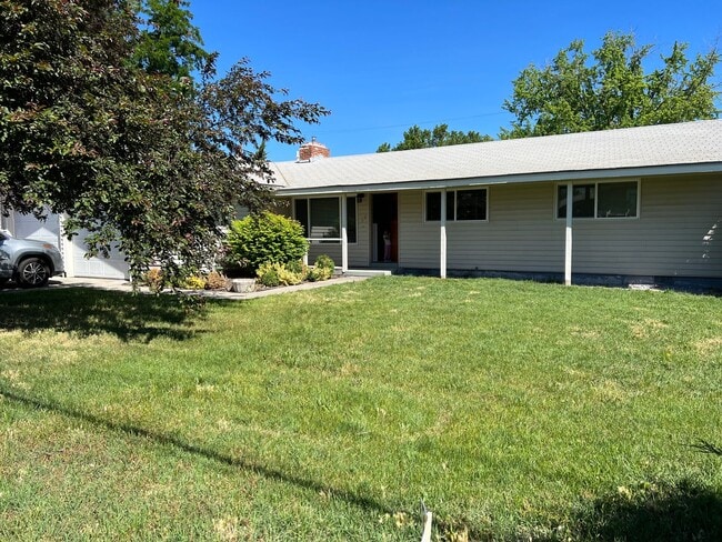 Photo - 770 W Highland Ave