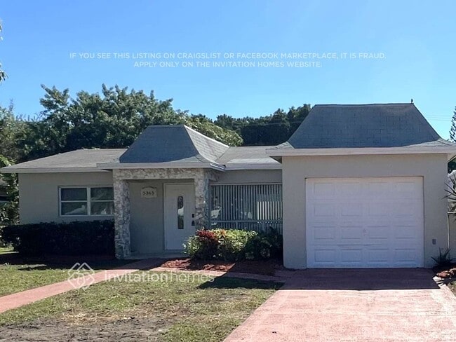 Building Photo - 5365 SW 10th Ct