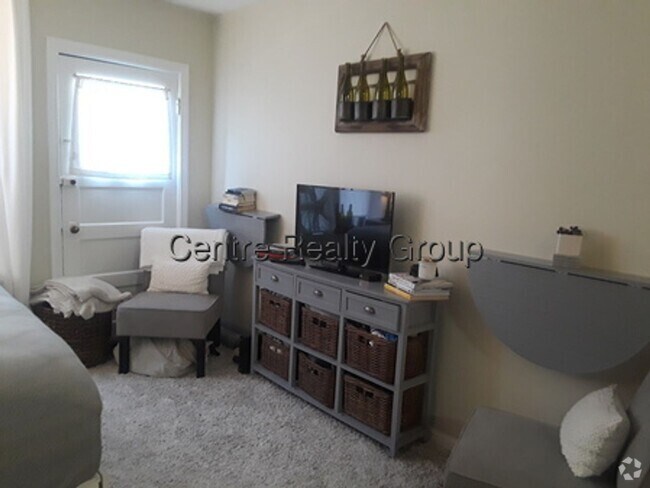 Building Photo - Studio next to BU available now Rental