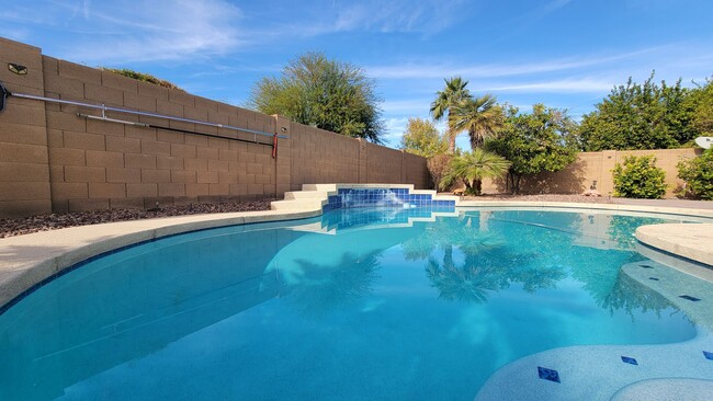 Gated community in Litchfield Park! SOLAR,... - Gated community in Litchfield Park! SOLAR,... Casa