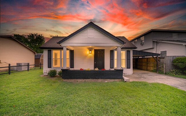 Photo - 212 McArthur Dr