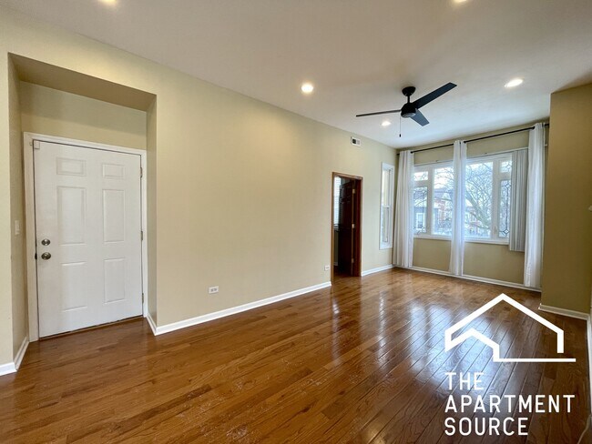 Photo - 2028 N Hamlin Ave Unidad 2