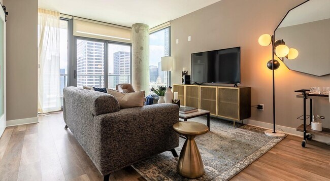 Photo - 515 N State St Unit 1803