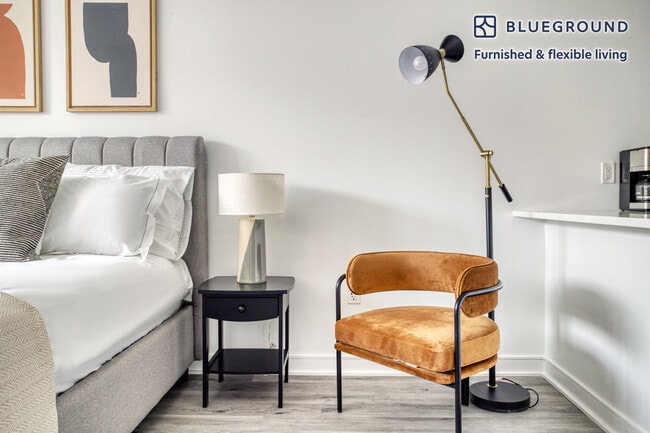 Photo - 949 1st St SE Unidad FL10-ID300