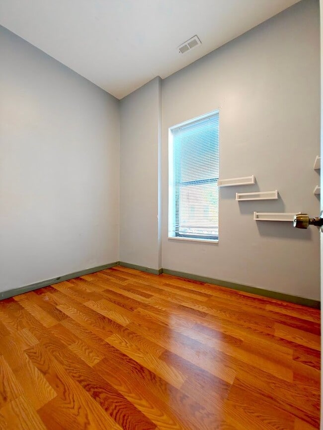 Photo - 1001 W 31st/3100-3108 S Morgan Unit 3102 S Morgan  2 (F)
