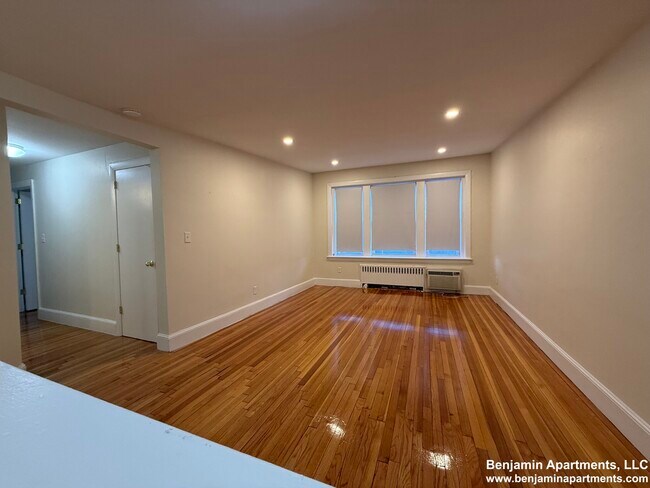 Photo - 93 Lancaster Ter