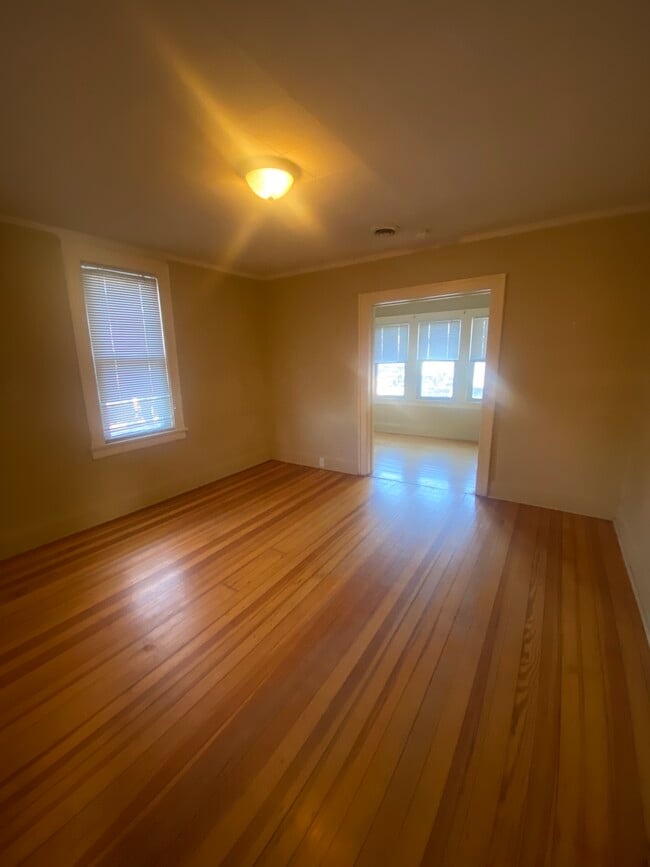 Photo - 2418 University Ave NE Unit 2