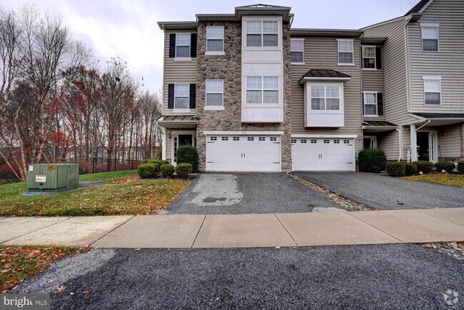 Building Photo - 468 Jacobsen Drive Rental