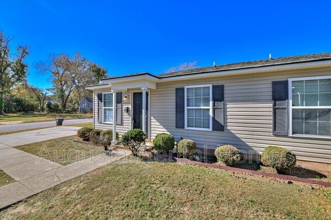 Photo - 1718 Hicks St