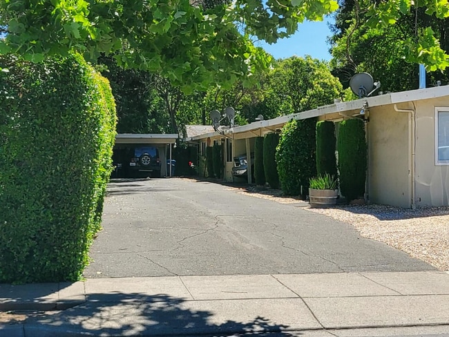 Building Photo - 1210 Ripley St Unit Front