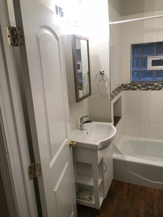 Photo - 1703 W Irving Park Rd Unidad 1