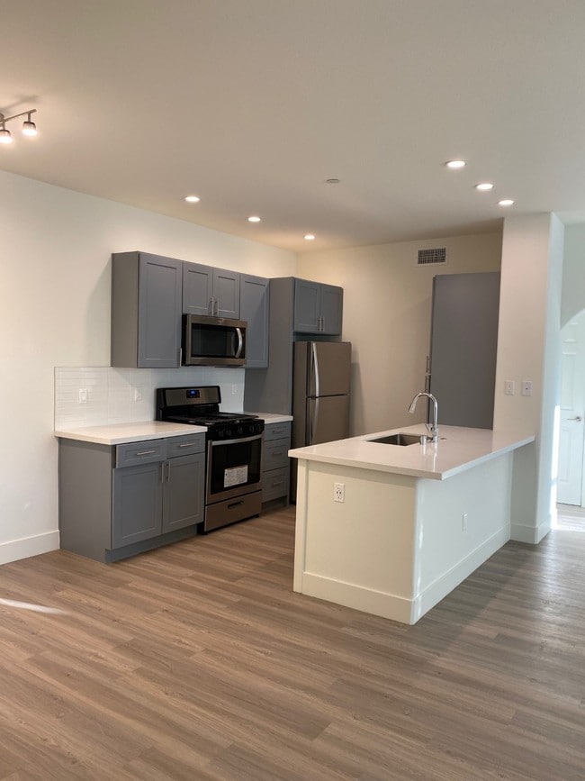 Parc Chateaux Apartments Stevenson Ranch, CA