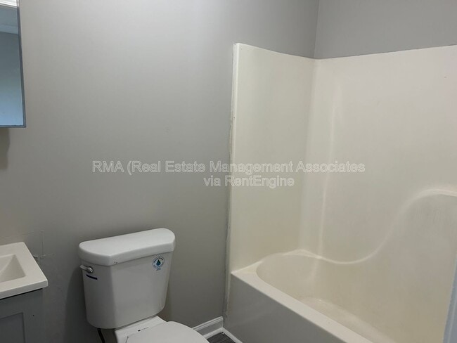 Photo - 305 E Quilly St