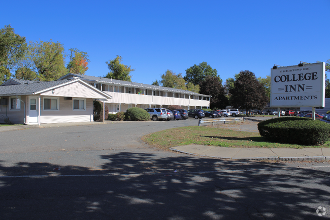 Building Photo - 10 Belchertown Rd Unit 6 Rental
