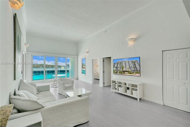6770 Indian Creek Dr Unit T-O