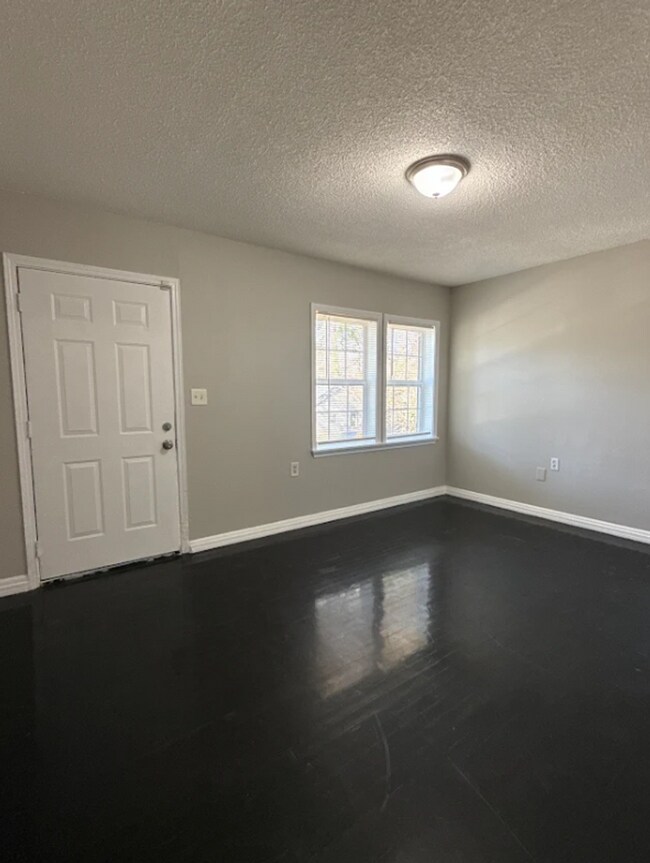 Photo - 230 Rosser St SW Unit A