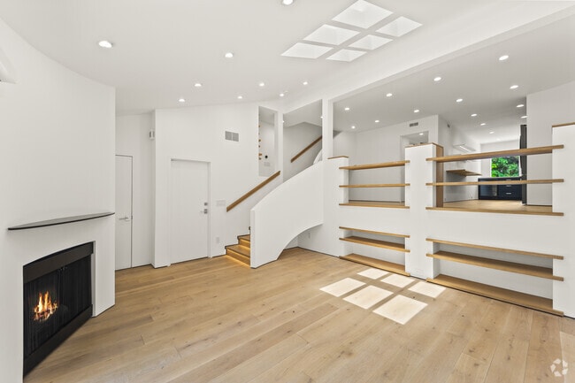 Building Photo - 13336 Maxella Ave Rental