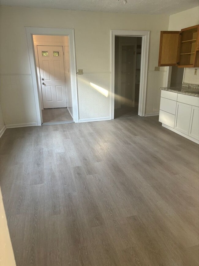 Photo - 3bd Single Fleet/Harvard Cash Pay/Section 8