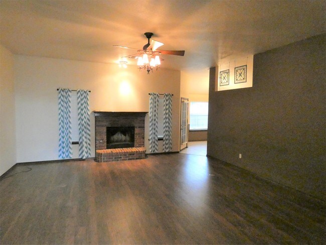 Photo - 2605 NW 163rd St