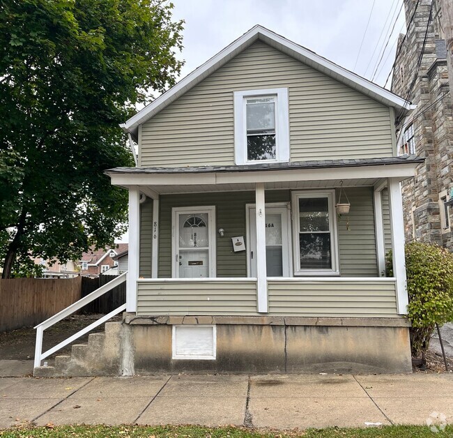 Building Photo - 816 11th Street Unit 816 11th Street B Rental
