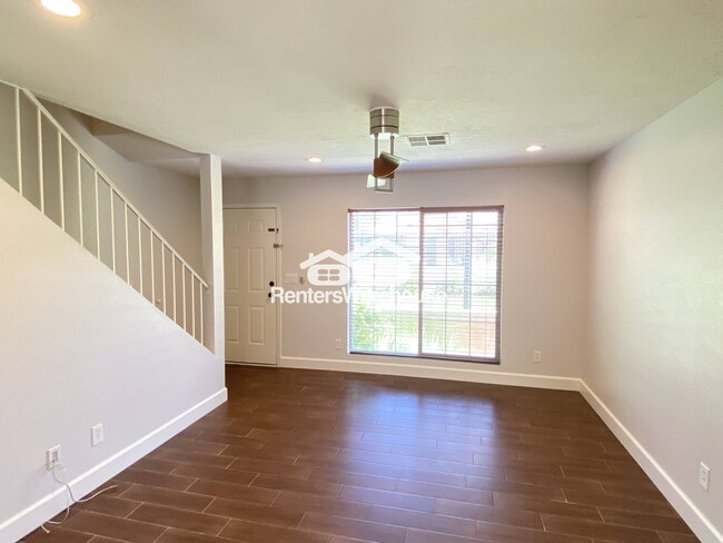 Photo - 1961 N Hartford St