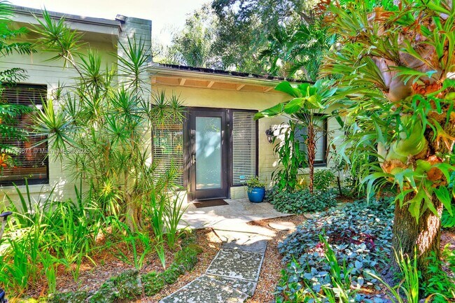 Building Photo - 2035 Tigertail Ave Rental