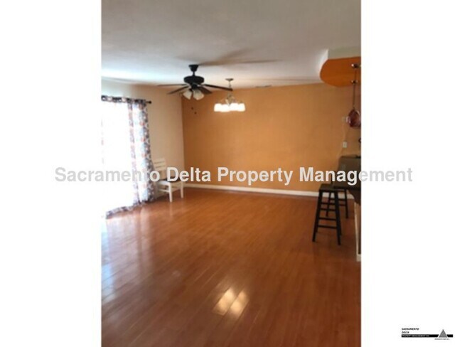 Photo - Updated 4 bed/2bath home with large yard RENT SPECIAL