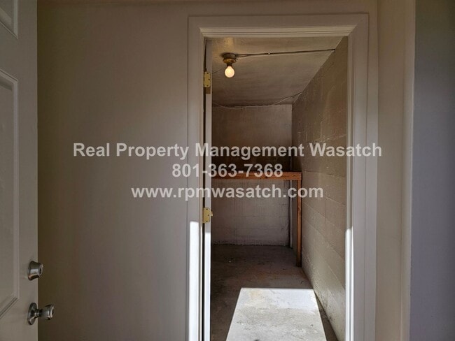 Photo - 7725 S 1530 W Unidad 1