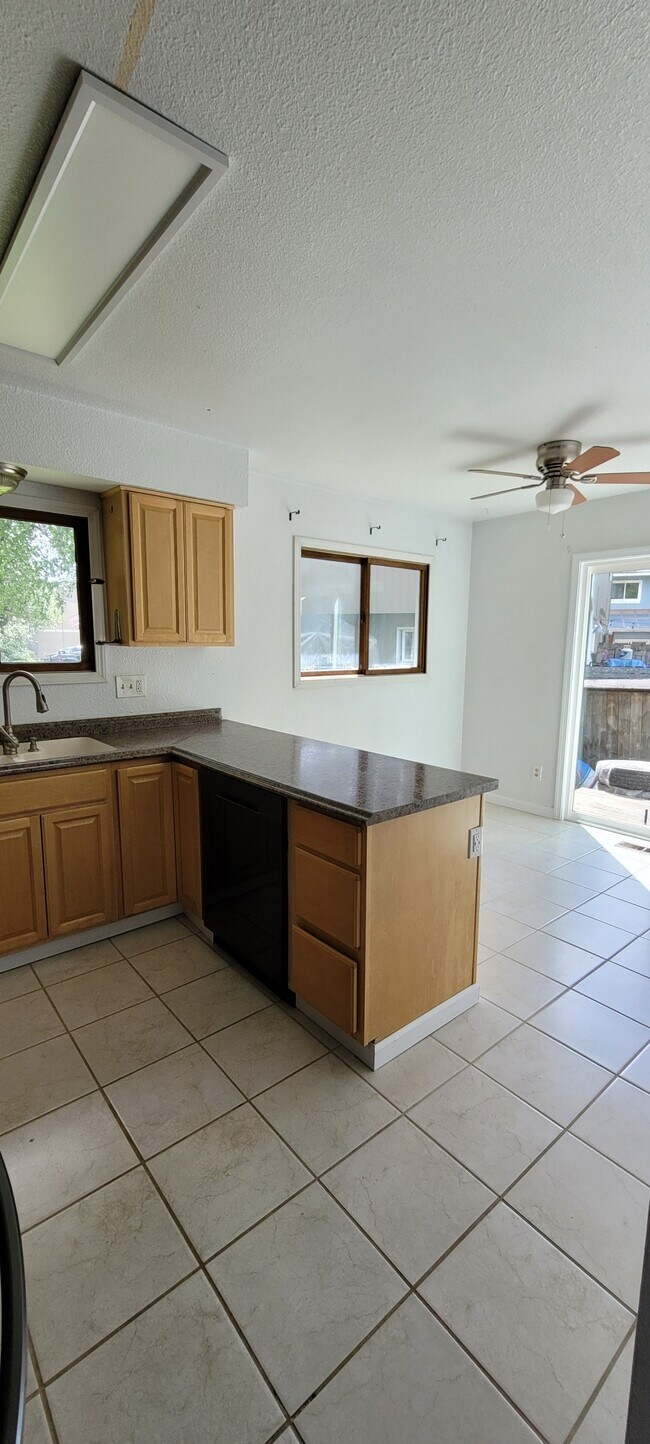 3927 Lakehurst Cir Townhome Townhome Rental in Anchorage AK