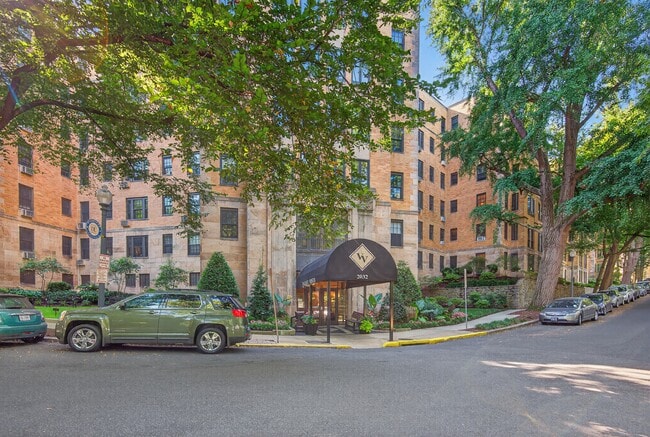 Building Photo - 2032 Belmont Rd NW Unit 609 Rental