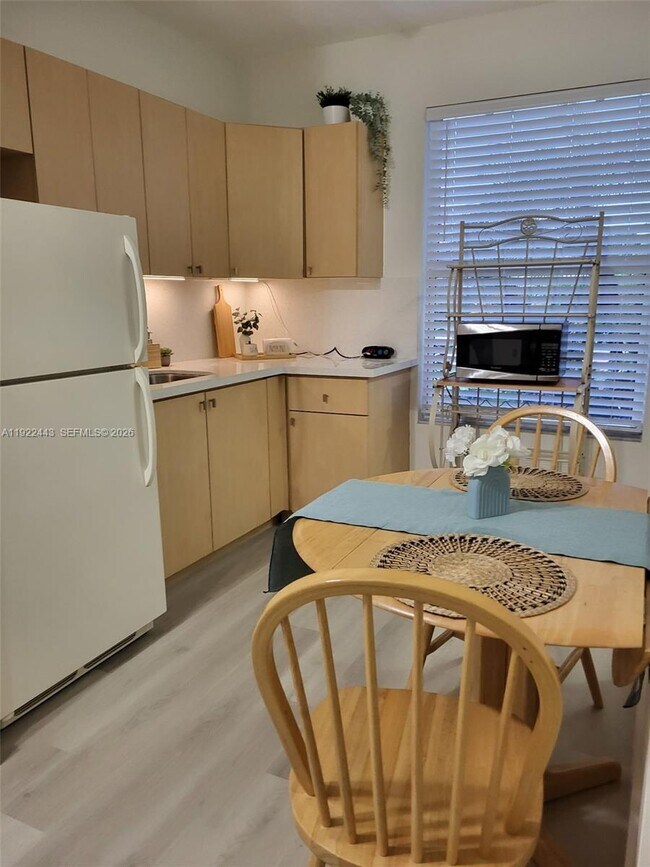 Building Photo - 15520 SW 57th Terrace Unit 15520