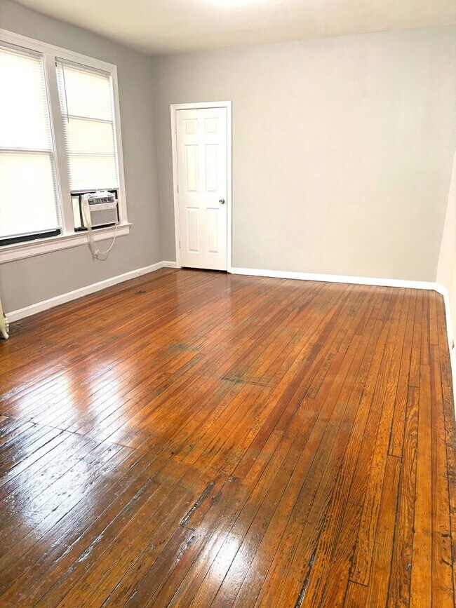Photo - 1014 COLUMBIA RD NW