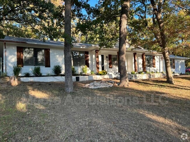 Building Photo - 3601 Oakwood Dr Rental